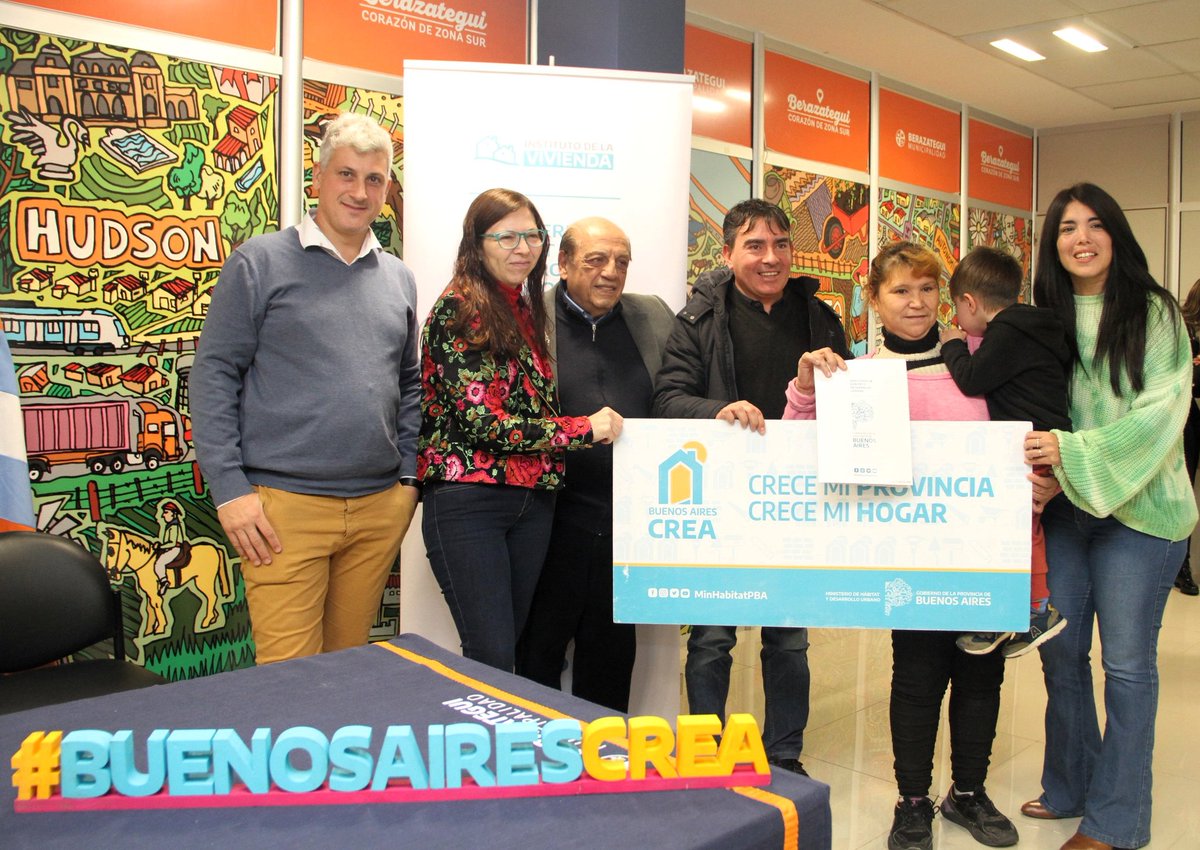Continuamos con la entrega de más Créditos Buenos Aires CREA, hoy estuvimos junto a @jjosemussi en Berazategui donde 19 familias accedieron al programa.