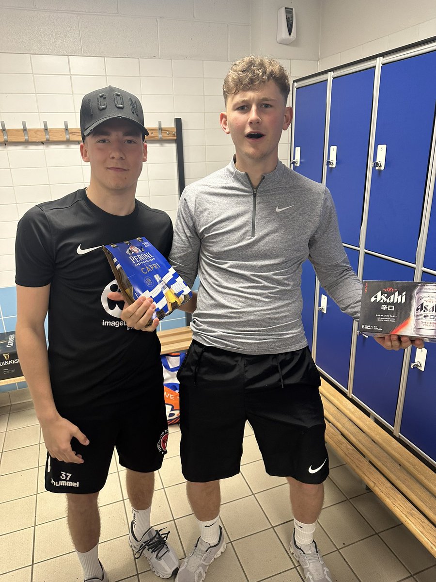 PLAYMAKER AWARD🍒

With 17 assists the failed pro Harry Milner