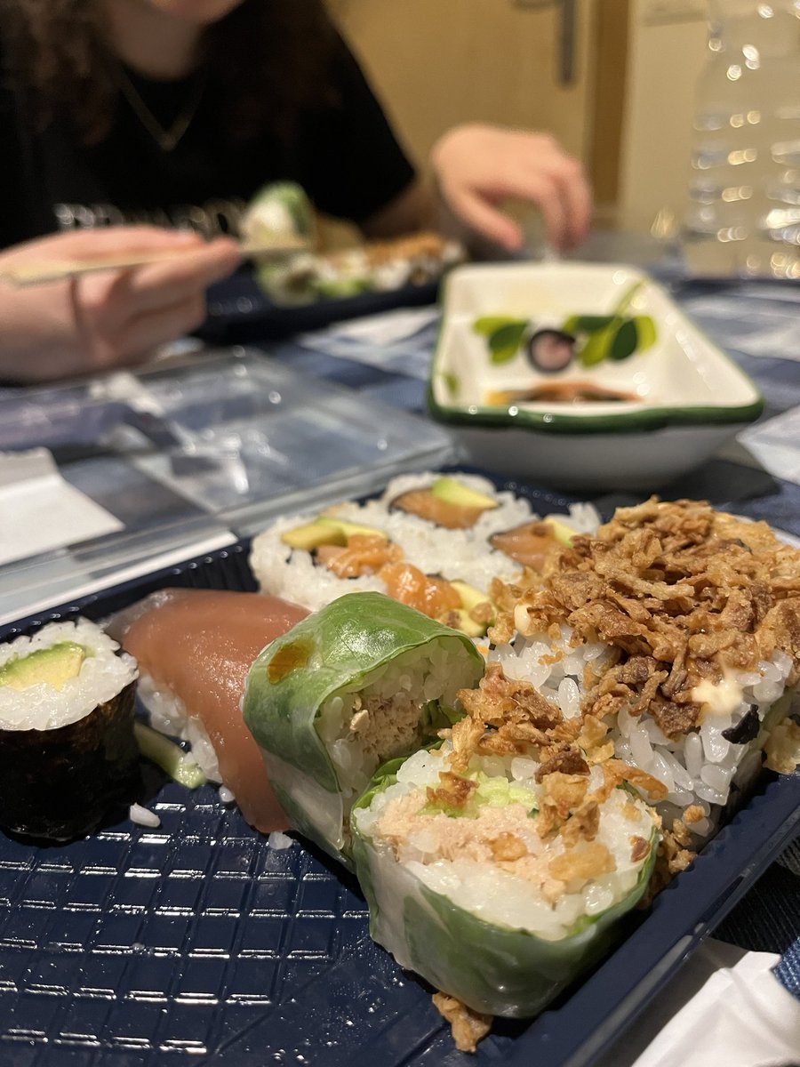 _Deliranza_'s tweet photo. Ogni tanto un po’ di vitamina sushi https://t.co/ErZlmiFGp0