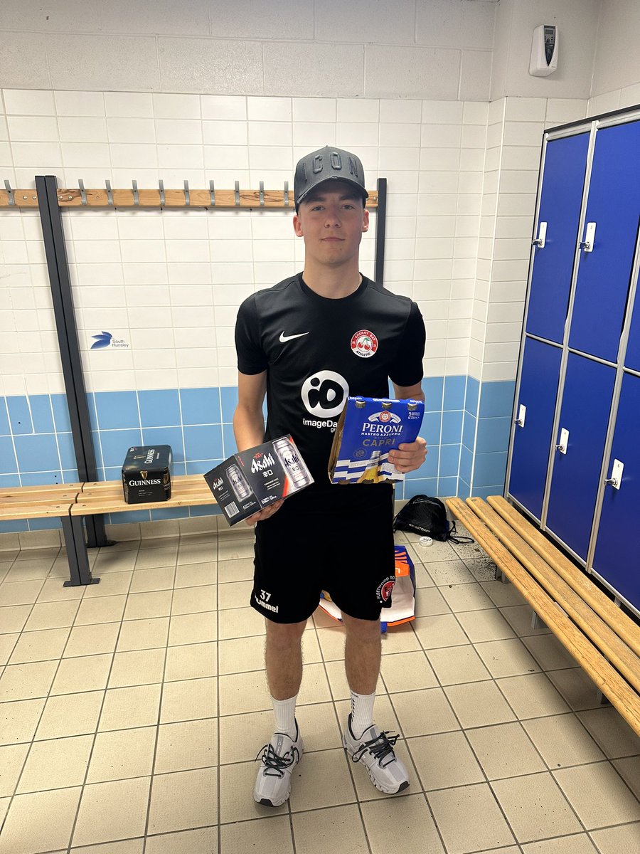 GOLDEN BOOT🍒

With 16 goals the gaffer takes home the award Oscar McMillan