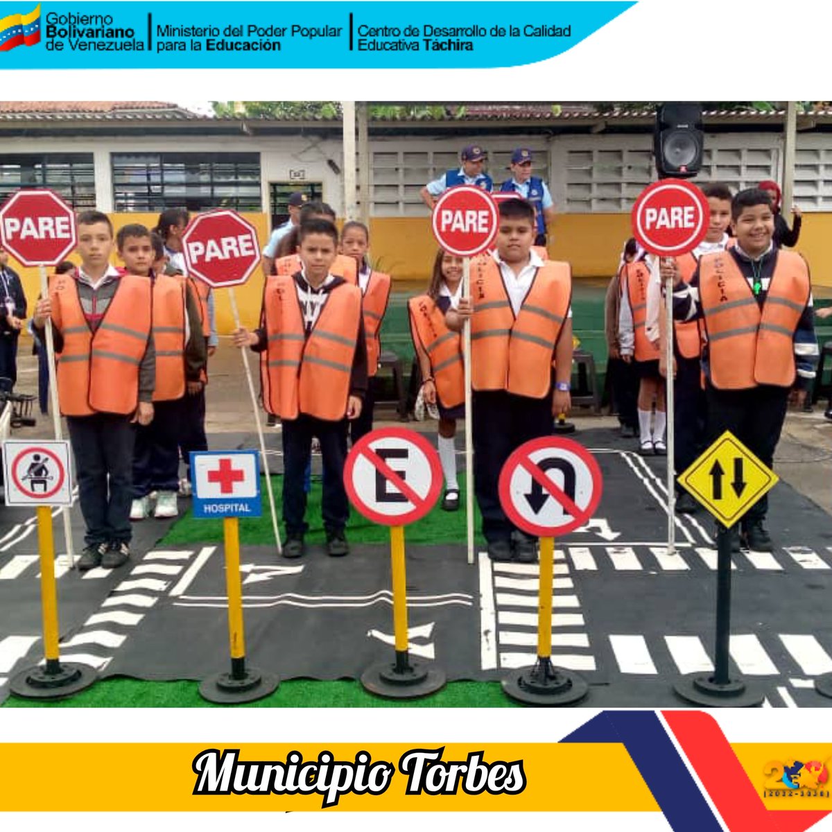 JonathanSa9265's tweet photo. #20demayo ¡Seguimos en victoria!

Taller de Convivencia y Paz, y Juramentación de Brigada de Patrulla Escolar. En pro de la Calidad Educativa y Productiva del Municipio Torbes. 

@cdcetachira 
@berzabethg1 
@mppeducacion 
@_laavanzadora https://t.co/IGGqeOmTNp