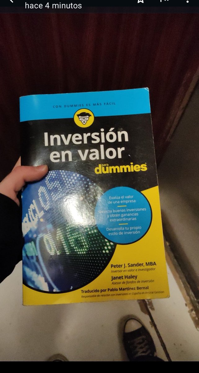 iparatx's tweet photo. El chaval (16) acaba de mangarme este libro de la vieja biblioteca familiar

Le tengo especial cariño; edición traducida por el gran Pablo Martínez Bernal (con quien empecé aquí en twitter). Si se fijan sale en mi antiguo hilo fijado

Queda esperanza

#Iparbooks 📚 @ParaDummies https://t.co/1WRkXi5fnR