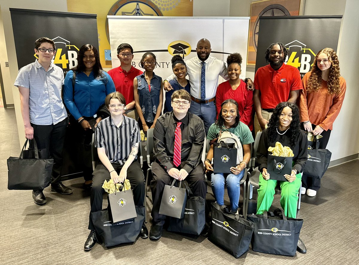BibbSchools's tweet photo. Congratulations to the Class of 2024 Valedictorians and Salutatorians! #Built4Bibb #ClassOf2024🎓 https://t.co/9roPzYct9F