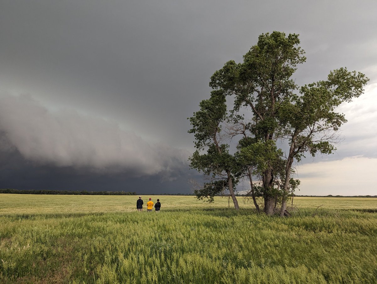 LCMaud's tweet photo. ❤️🌪️💛 Field Observations of Thunderstorms - Day 1 ✅
We did see some tornadoes, but this was my favorite picture from the day. https://t.co/kojDDc0ELU