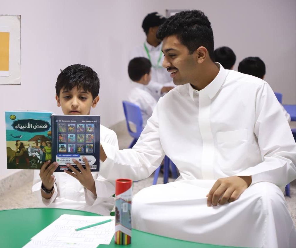alshullaclub's tweet photo. أقامت إدارة المسؤولية الاجتماعية مبادرة " القارئ الصغير" لتشجيع الاطفال على القراءة 👦🧒📚 https://t.co/y2qjRg0Ux0