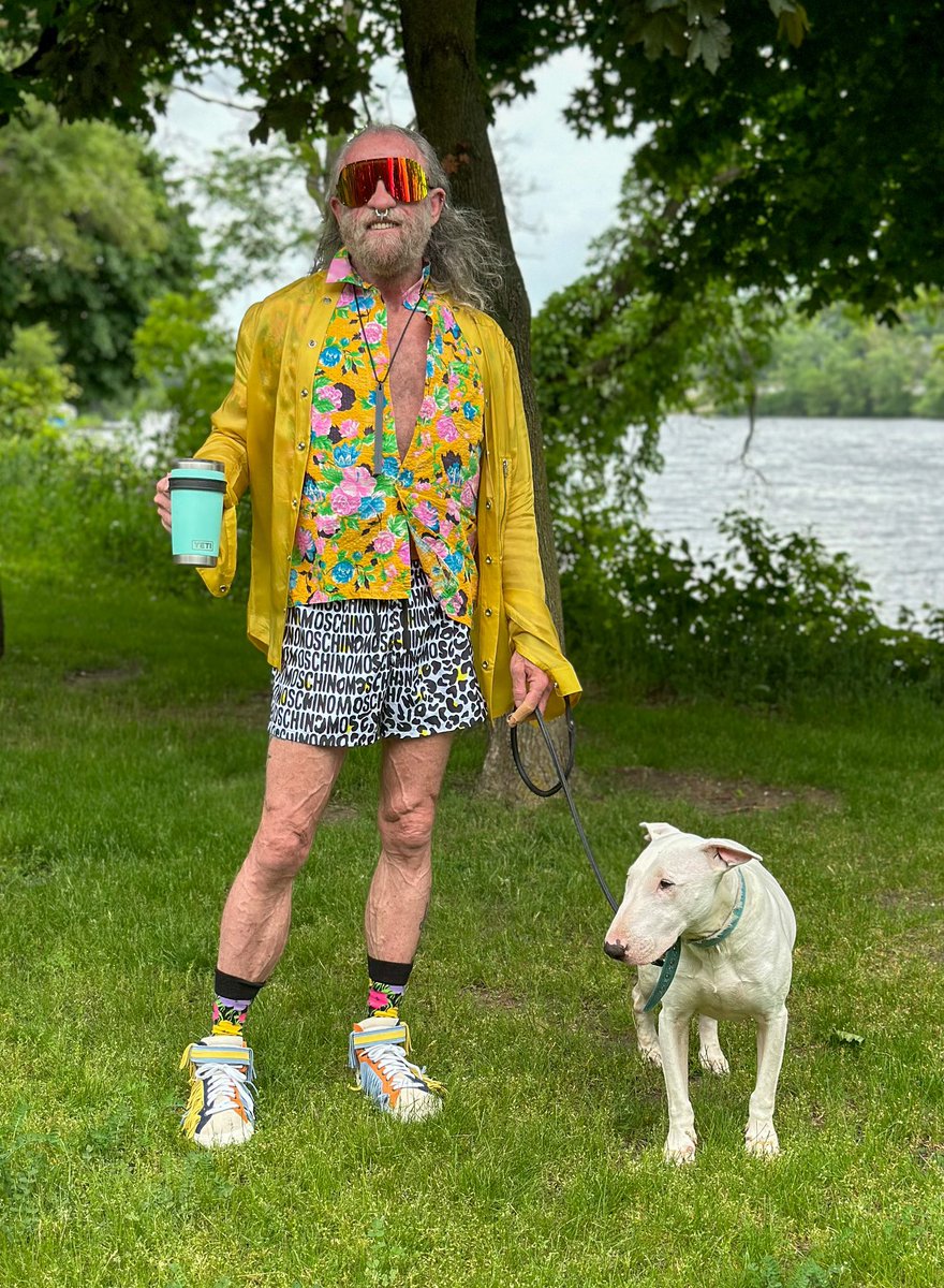 ml_hades's tweet photo. A day late Derek has arrived at his new home. He was excited to meet his new family. #RickOwens Tecuatl Spring 2020 Larry shirt #JoeCollins vintage seersucker shirt #Moschino shorts #PierreHardy suede sneakers #RickOwens x #Partsof4 necklace #RickOwens Luxor Fall 2023 sunglasses https://t.co/wYAnCy4QAW