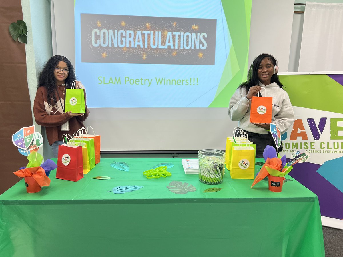 Celebrating our SLAM Poetry Winners today 💚 at our SAVE Promise Club meeting! @Glades_MS #CreateYourCulture #BeTheChange #KindnessMatters
