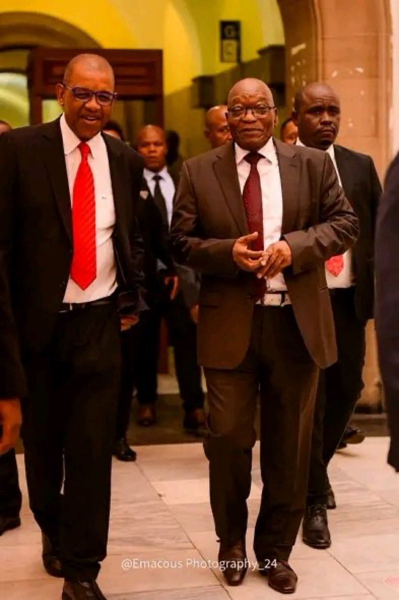 @AdvDali_Mpofu Imagine having a friend like Dali Mpofu, a man who stick by you no matter what. A fighter who doesn't retreat and surrender...damn President Zuma is blessed. SBWL to have such a friend in this life time.