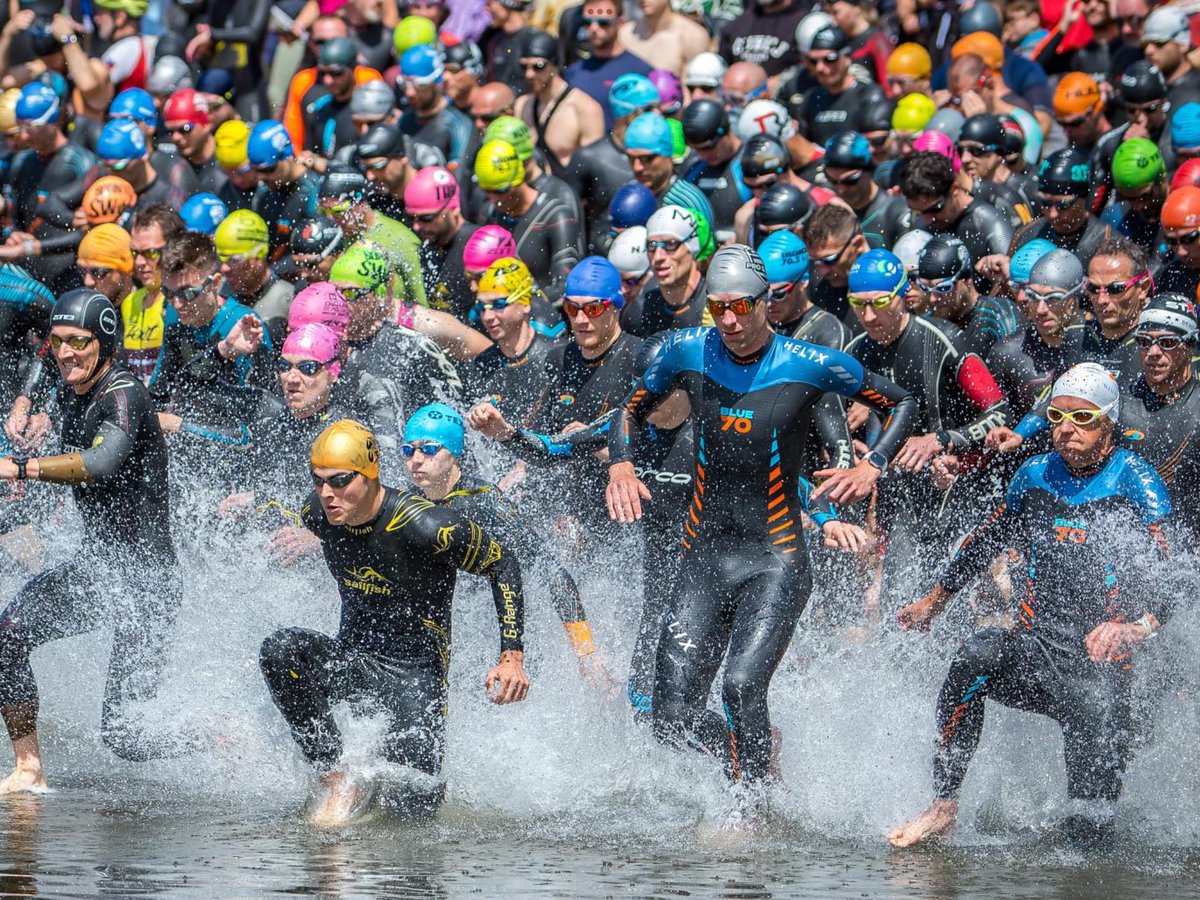 APistecky's tweet photo. Triatlon v Podebradech.
Jak jinak , Vabrousek ze Zlina zase 1.   Uprostret - zluta helma :) https://t.co/AA8XUrJBlU