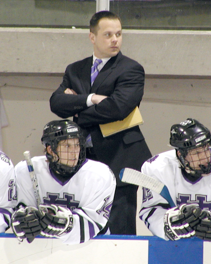 Rounding out this year's class in the Hall of Fame is Paul Pearl, the all-time winningest coach in the history of @hcrossmhockey and a two-time Patriot League Coach of the Year for @hcrossbaseball!

#GoCrossGo