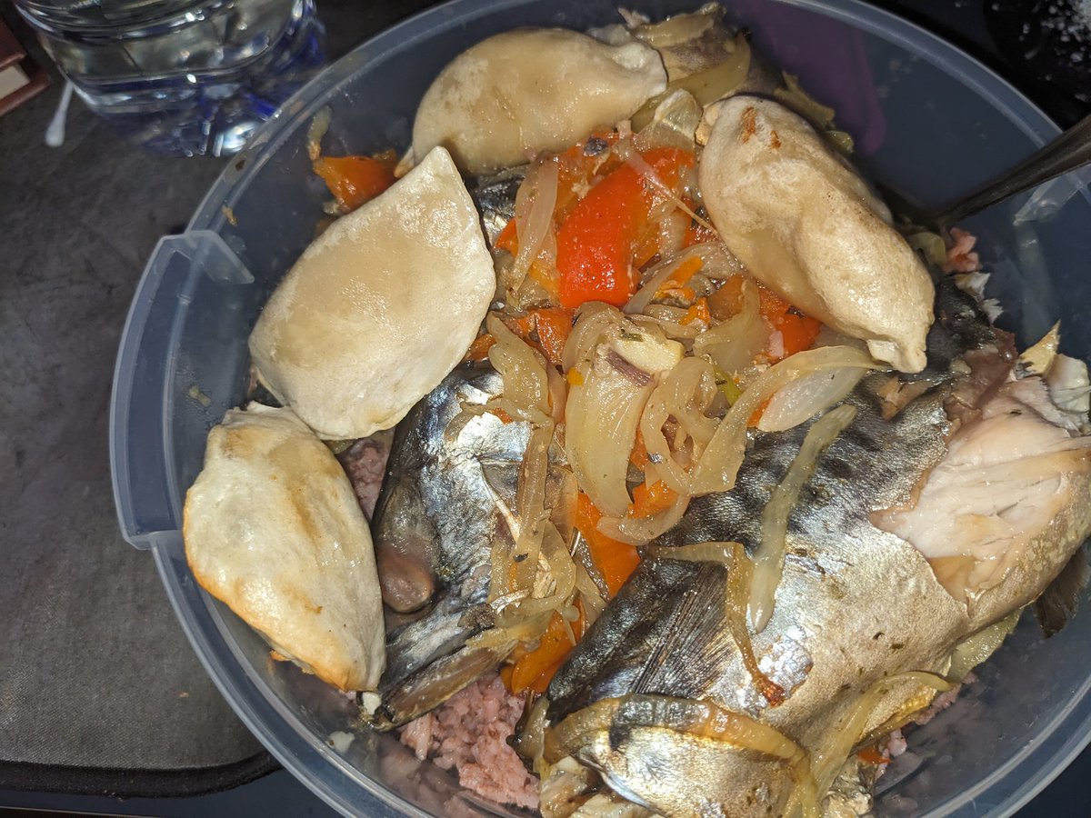 fishboxes's tweet image. What trailblazer is gonna be cooking up this?
#HonkaiStaRrail