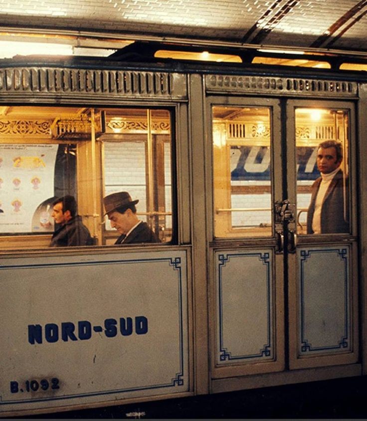Métro parisien, ligne Nord-Sud. Années 1960.