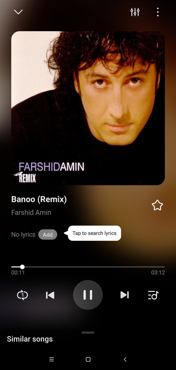 تو خیابون و اینور همش مواظبم کسی گوشیمو نبینه تا با کاور آهنگام رو به رو بشه