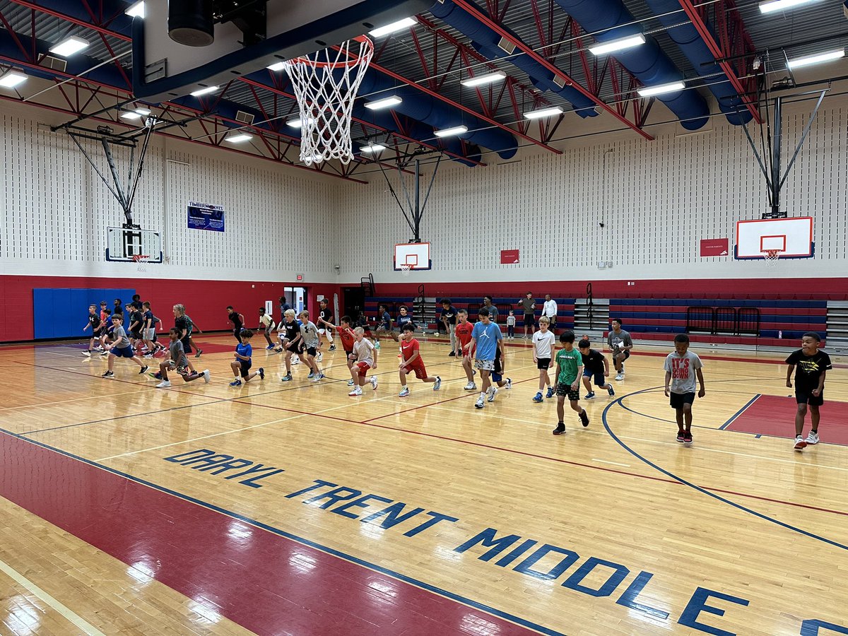 Starting off the morning right with @LSHS_BBall 4th-6th Grade Camp!! Thank you to @TrentAthletics for offering your facilities for us! #DUBS #ItsJustWork