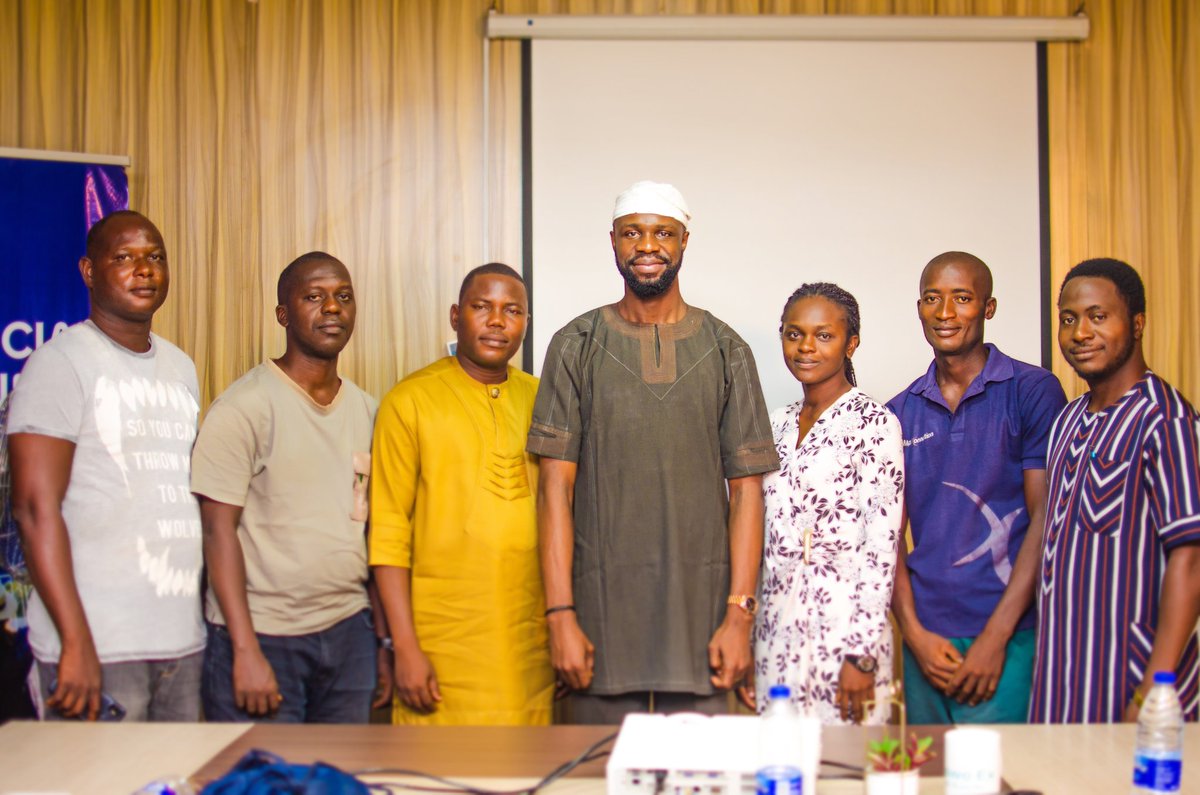 Olowo_ex's tweet photo. Olowo Ex Empowers Aspiring Agents with RMB-NAIRA Transaction Training Seminar

Read full gist;
https://t.co/QzqSPl5tz0 https://t.co/iZl8nY90i9