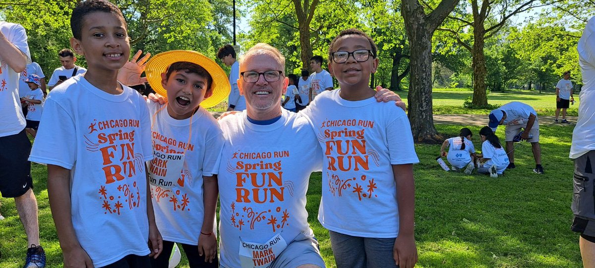 Thrilled to see Twain School at the Chicago Run Spring Fun Run in Washington Park! Huge thanks to Mrs. Lininger. 🏃‍♂️🏃‍♀️ #Community #RunForFun