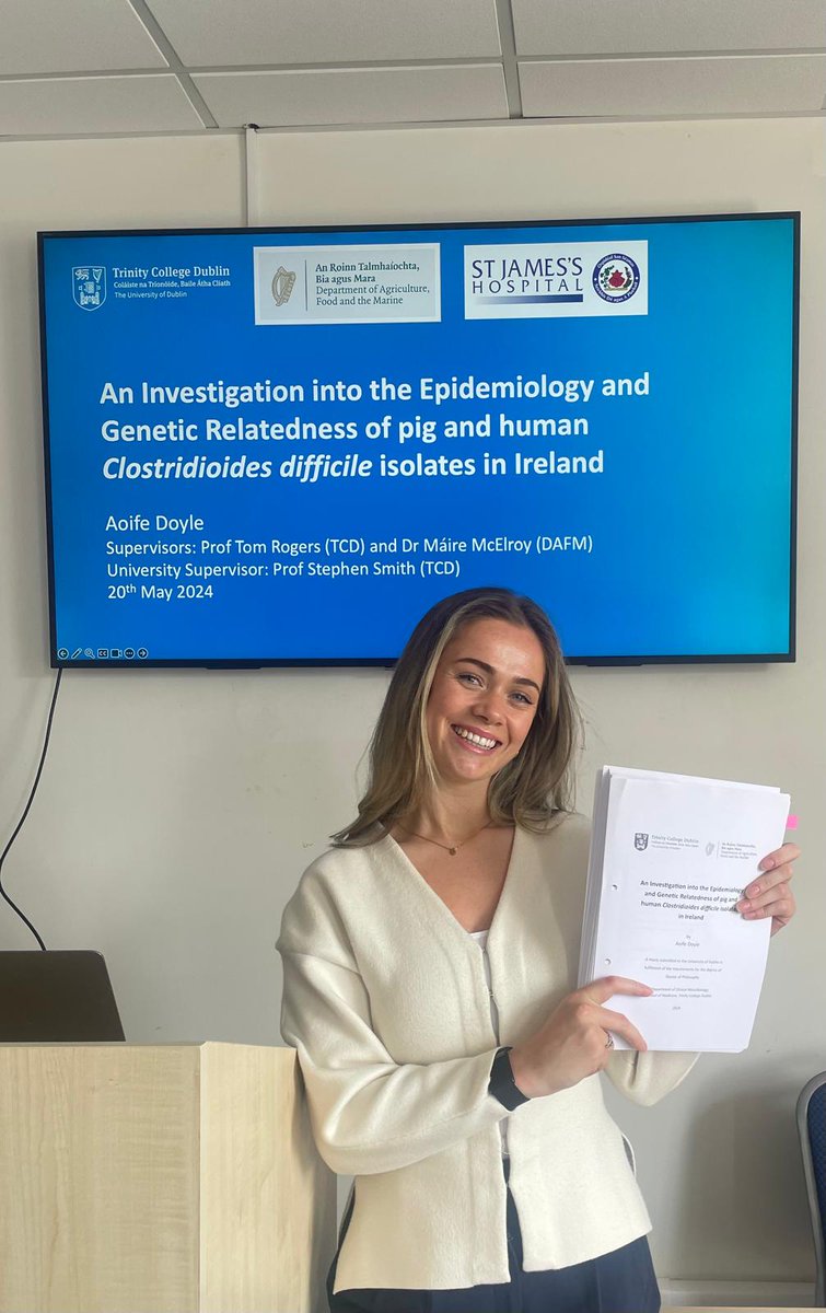 Congratulations to our brilliant researcher @aoifsdoyle on the successful defence of her PhD today. Aoife delivered an excellent talk on her findings regarding C. difficile epidemiology in Ireland. @TCDTMI @TrinityMed1 @tcddublin #microbiology #cdifficile #AMR #WGS