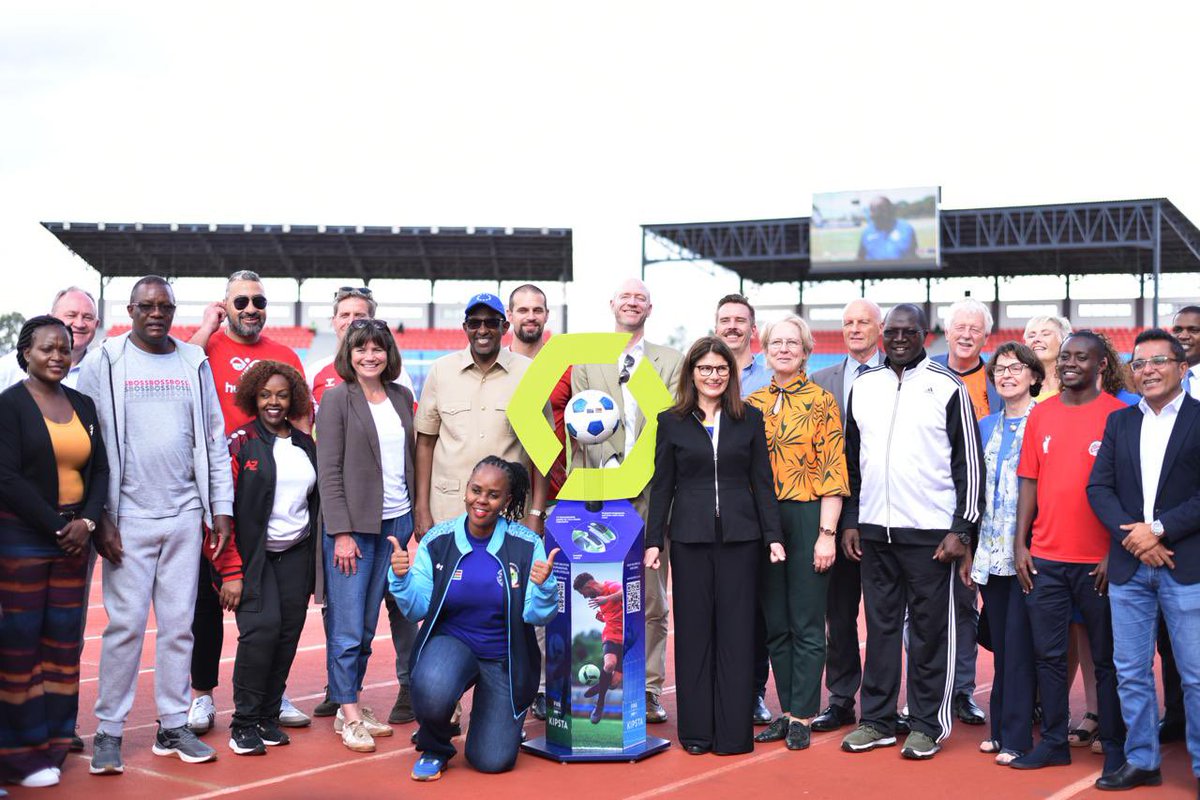 Congratulations! 1️⃣st runner-up teams of the #EuropeDay 🇪🇺 football ⚽️ tournament, girls from Dagoretti Secondary School, Nairobi & boys from Ringa Secondary School, Homa Bay won #TrainingCamp with @AFCLeopards sponsored by #Czechia 🇨🇿! Thanks to great MC @KWALANDA! #TeamEurope