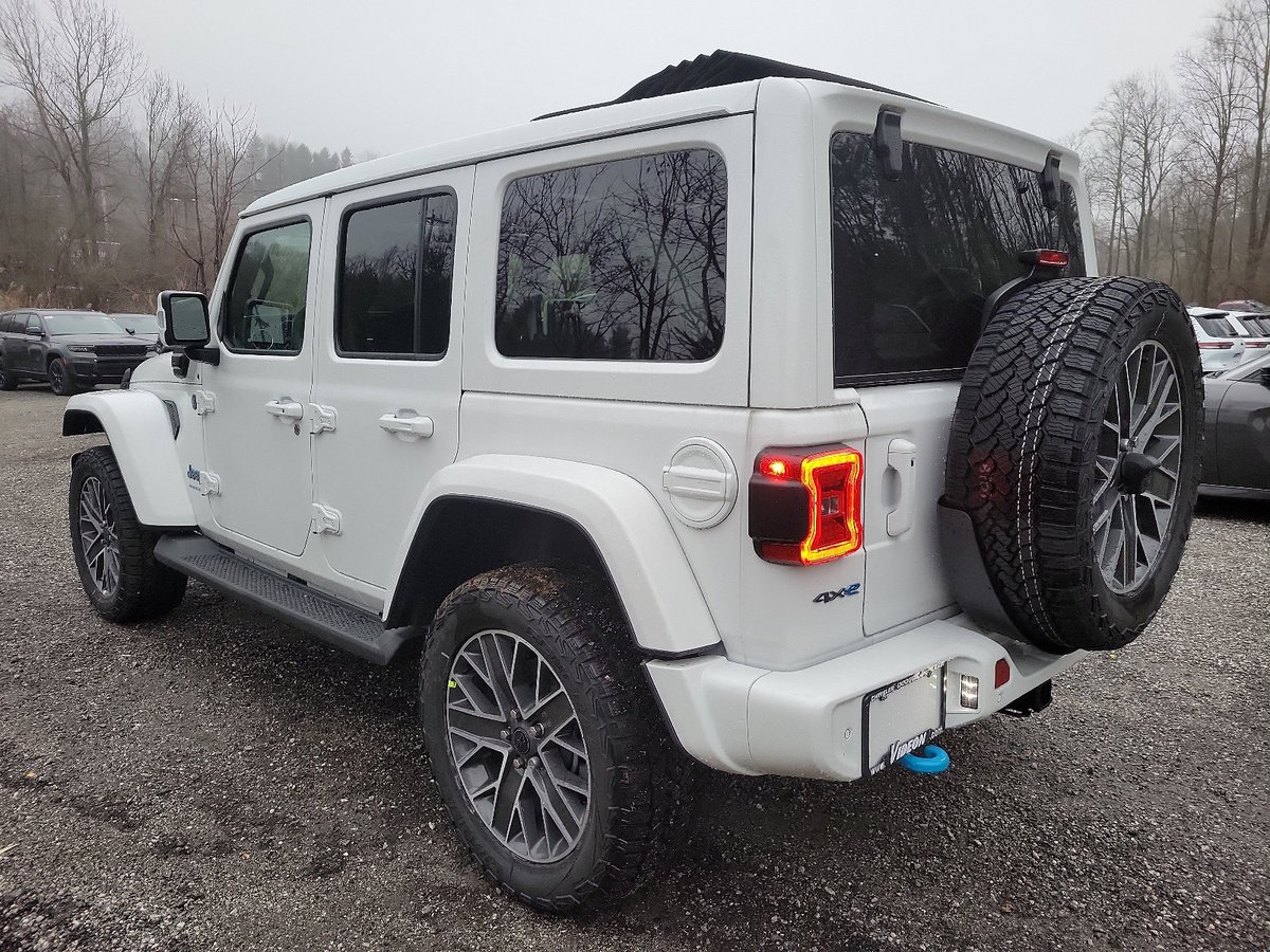 LectriumEVs's tweet photo. Meet the Jeep Wrangler 4xe High Altitude 2024  

✅Brand New 
✅Electric Range of 22 mi 
✅375hp
✅$64,739 - after potential saving 
✅In Pennsylvania

https://t.co/Vu6jr3DiSl

#Jeep #Wrangler
@lectrium https://t.co/fSzUXZ3V0y