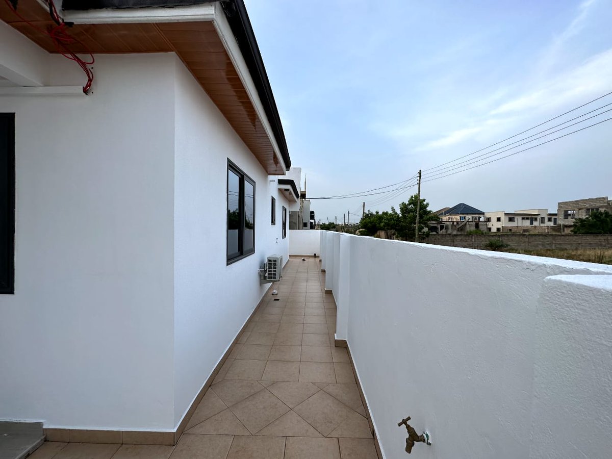 ProptisGh's tweet photo. NEW LISTING ALERT

3 Bedroom Town House For Sale

Location: East Legon Hills

Price: 150,000USD

Contact our verified agent Standeck homes on 0201168127 for more details

Connect with us and list your properties for FREE

#proptis #newlistings #freelistings #ghanaproperties https://t.co/XxEppN3kXn
