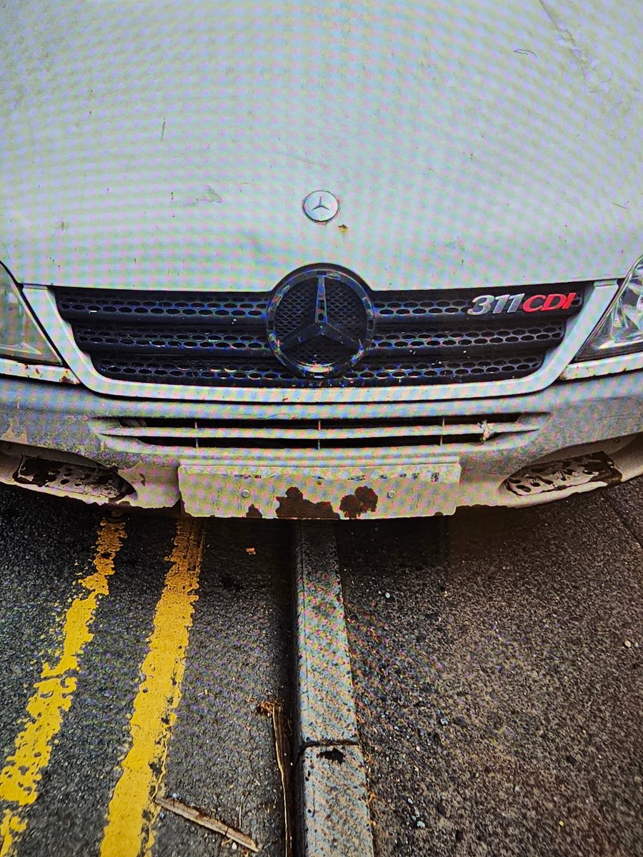 Stopped today in #Oldham. Clearly overloaded and insecure, although the driver couldn't see the issue 🤷‍♂️. #prosecuted for the insecure load along with having an unreadable front numberplate for good measure. One day they may learn #CVU #Saferroads. Rectified roadside.