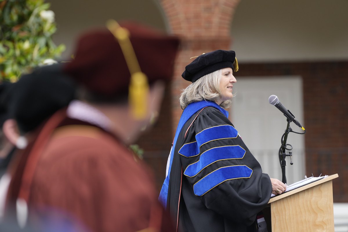 UVAEngineers's tweet photo. Congrats to our electrical and computer engineering grads!
Photos by Sanjay Suchak
#uvagrad #uva24
@uvaece https://t.co/HjgsjRHN4e