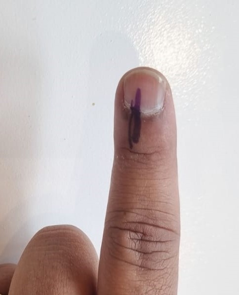 Hi everyone, proud to have participated in the largest election process of the world. I casted my vote in #Mumbai today. Trust many of you voted today aswell. #mumbaivotes. Expect regular #mumbairains #mumbaiweather updates from today. Monsoon update at 10PM today.