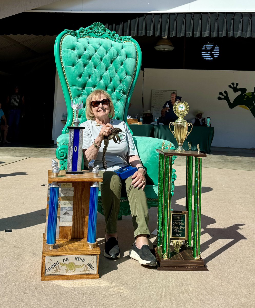 FrogJump's tweet photo. 🐸👑🇺🇸
Big congratulations to Lillian Fasano of the Gustine Frog Team on winning this year’s jump with a 20’ 5.5” leap by her frog, The Frog Father! Lillian is 86, and continues the Gustine frog jumping 
dynasty at #CalaverasCounty!

#frogjump #countyfair https://t.co/iEdU2DlV1p
