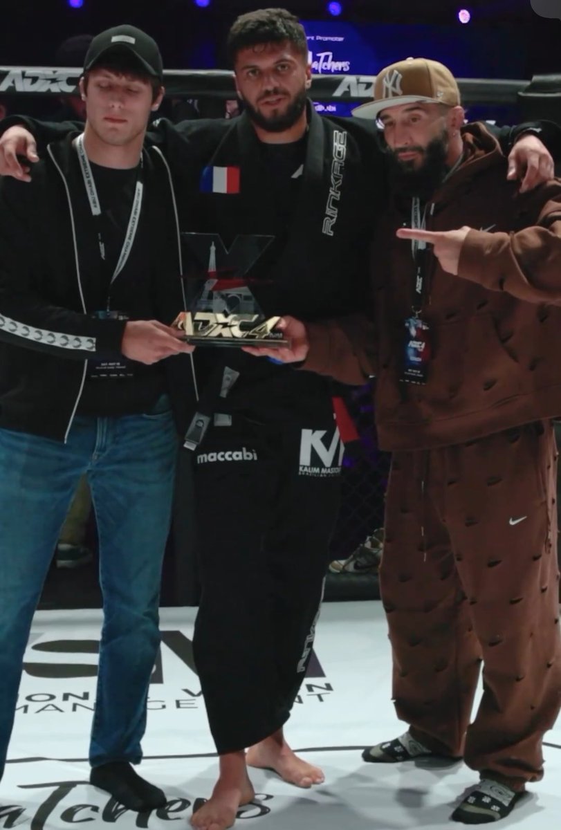KalimBjj's tweet photo. Vainqueur par décision unanime des juges, 30-27. @adxc_official 
Faire mes débuts en ceinture noire dans ces conditions, lors du meilleur événement de JJB en France, c’est magnifique. Affronter une légende européenne que j’admirais plus jeune rend ce moment encore plus spécial. https://t.co/glhns1gyat