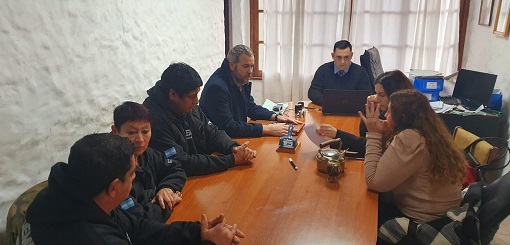 nacionalesquel's tweet photo. ESQUEL
Rimoldi: "SOEME tiene treinta años y siempre fue aceptado en las paritarias"
🎤 Dr. Juan Esteban Rimoldi, asesor legal del Sindicato de Obreros y Empleados Municipales de Esquel y Zona Oeste (SOEME y ZO)
Móvil: Andrés Campos

https://t.co/17tgbI6taZ https://t.co/vr13za05gE