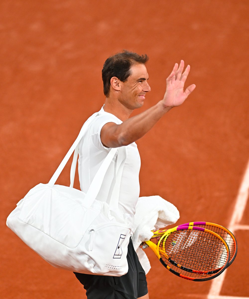 rolandgarros's tweet photo. The King of Clay returns to his court 👋

#RolandGarros @RafaelNadal https://t.co/oCxktNg6yQ