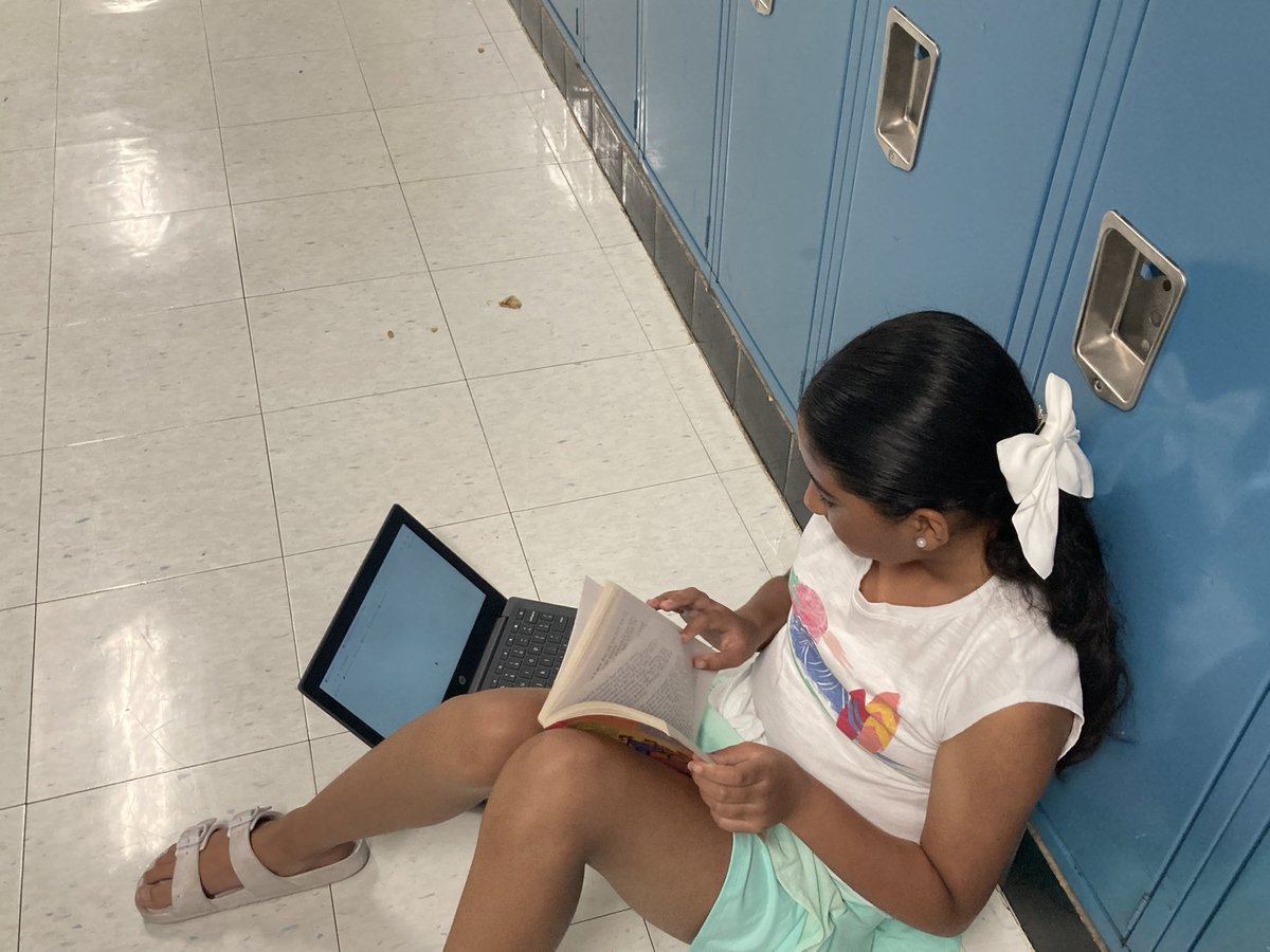 Ms. Browne’s and Ms. Williams’s 4th Grade ELA students practicing their reading comprehension skills in their Book Club groups. <a href="/missbrowne38/">Cecelia Browne</a> <a href="/Miss_Williams__/">Miss Williams</a> #HAYNation