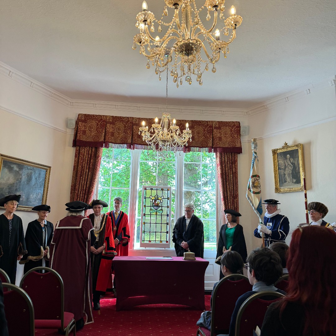 HertfordMayor's tweet photo. 16/05/24, Cllr Rachel Carter was elected as Mayor of Hertford &amp; Cllr Steven Watson was elected Deputy Mayor for 2024/25 at the Annual Council Meeting.
Followed by The Silent Ceremony on Friday watched by Morgans Primary School and the Civic Service at All Saints Church on Sunday. https://t.co/s5MdXvPeZb