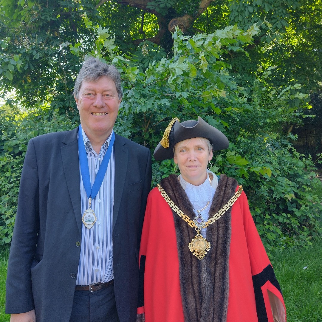 HertfordMayor's tweet photo. 16/05/24, Cllr Rachel Carter was elected as Mayor of Hertford &amp; Cllr Steven Watson was elected Deputy Mayor for 2024/25 at the Annual Council Meeting.
Followed by The Silent Ceremony on Friday watched by Morgans Primary School and the Civic Service at All Saints Church on Sunday. https://t.co/s5MdXvPeZb