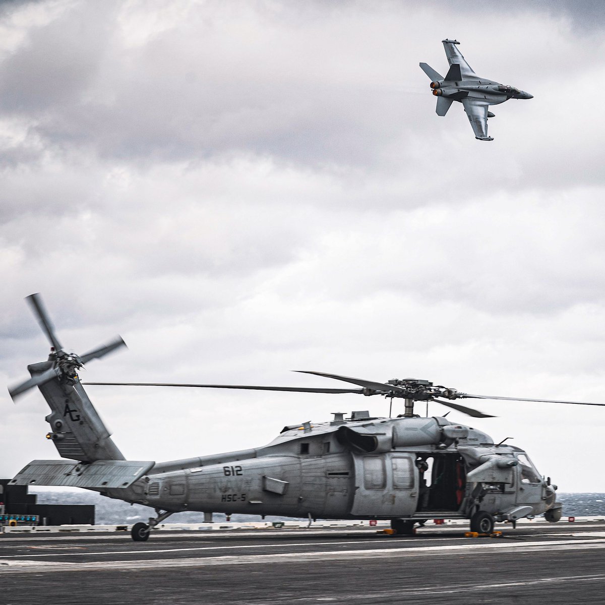 Growler and Seahawk above and on CVN 73 in 2024. (clawson)