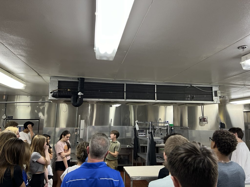 jbellmath's tweet image. Global and Cultural cuisine intersession in the demonstration kitchen, brewing science lab and butchering lab at Cincinnati State University! #MHSBEyond