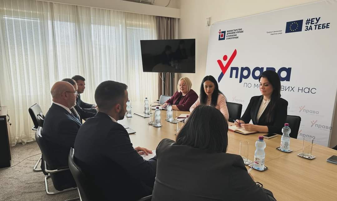 Министарка <a href="/jecazaric/">Jelena Žarić Kovačević</a> разговарала је данас о предстојећим локалним изборима са амбасадором Ламбертом Занијером, шефом Посматрачке мисије Канцеларије ОЕБС-а за демократске институције и људска права - ОДИХР, и његовим сарадницима.

➡️ mduls.gov.rs/saopstenja/zar…