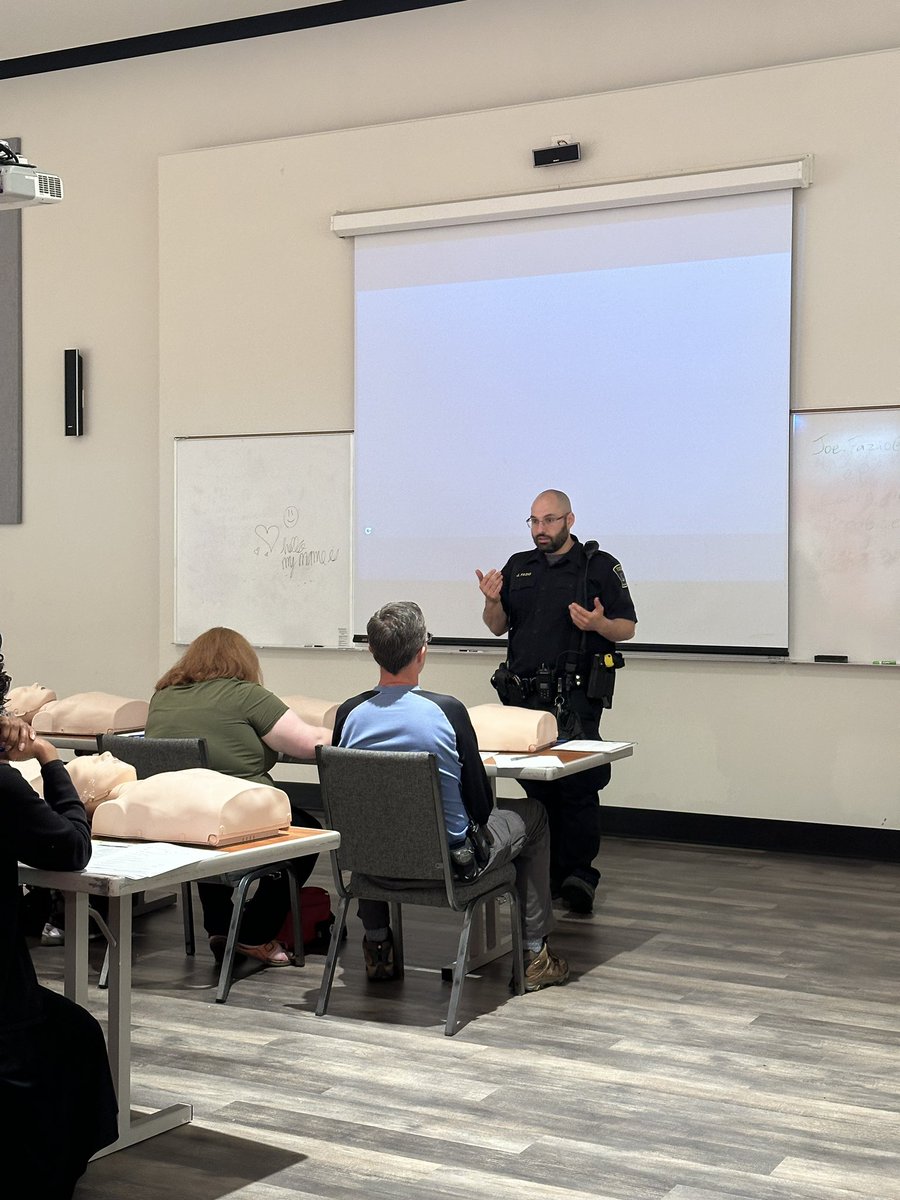 Officers Fazio and Thomas taught AED/CPR training to some of the @clestartshere staff this morning. Did you know our officers can come to your institution to provide training? Give us a call if interested! @inthecircle