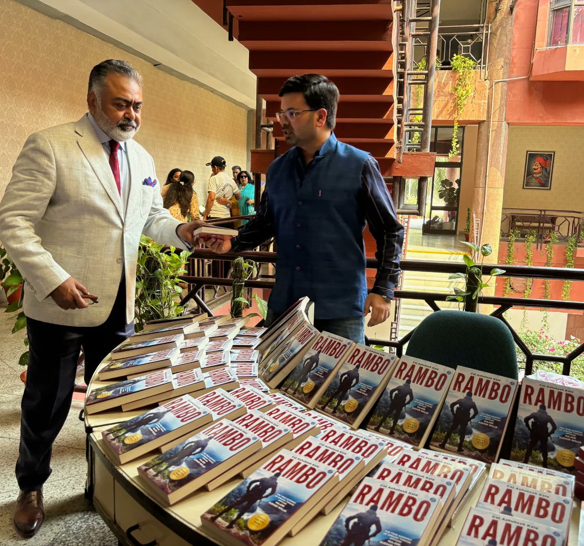 Thank you, @ashkale3 sir & @arupbose04, for bringing out RAMBO, a must-read book on MAJ SUDHIR WALIA AC SM** 9 PARA SF It tells why Maj Sudhir is known as Rambo of #IndianArmy & what makes special forces so special. amazon.in/Rambo-account-… #FreedomisnotFree few pay #CostofWar
