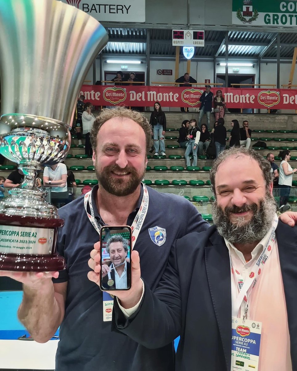 IronCodi's tweet photo. Tercer campeonato del año!! SUPERCAMPEONEEEEEEEESSSSSS!!!!
#volley #volleyballcoach #volleyballlife #volleyballlovers #pallavolo #supercoppadelmonte #gotucani #pallavolonelcuore #voleibol #somosvoleibol #entrenadordevoleibol🏐 #lgtbi #deporteconorgullo #deporteparatodes https://t.co/JRbiTZb2oQ