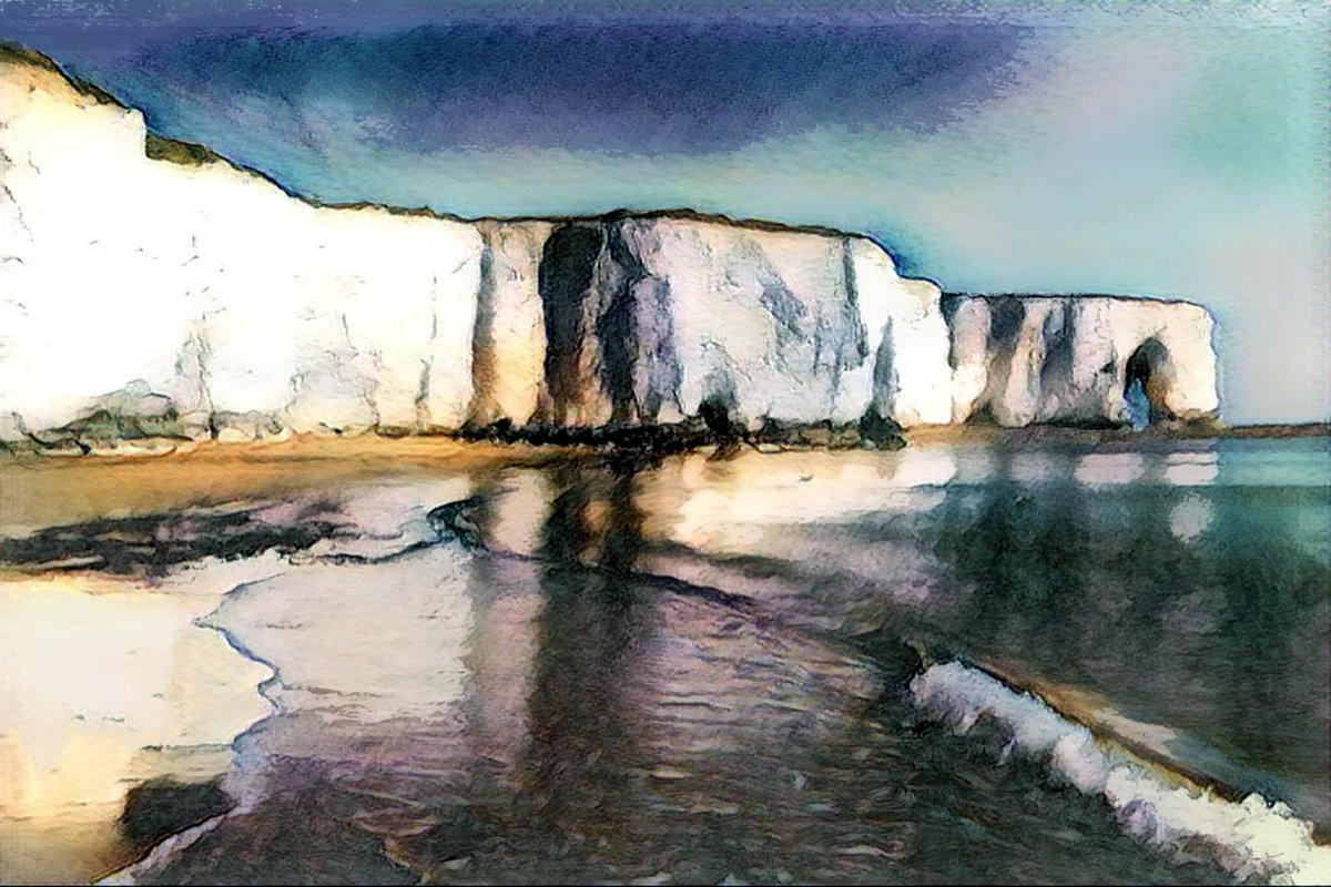 RuthMcDonald1's tweet photo. The chalk cliffs glowed white in today's sunshine another great day to be out and about - love the Kent coast
#coastline #seascape #chalk #chalkcliffs #seascape #painting #MondayInspiration #loveart #reflections #sunshine #artist https://t.co/5MWVOZZzs5