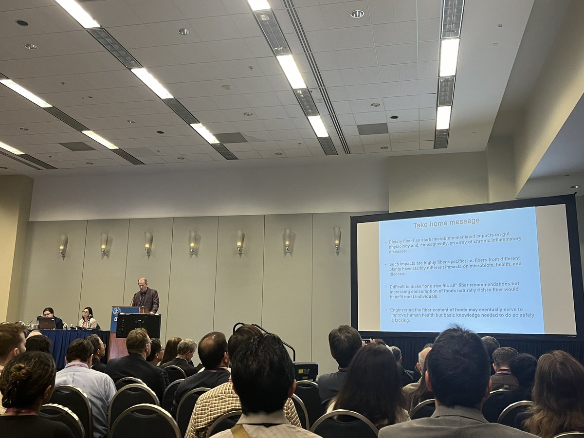 zaf_kon's tweet photo. 🍓🥦🧅 One size does not fit all when it comes to fibers!!

📍Great talk by Andrew Gewirtz
Day3
@DDWMeeting #DDW2024 https://t.co/vRxsa1PIg4
