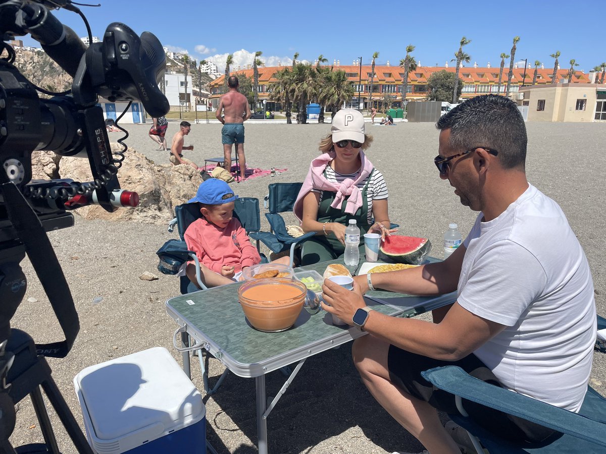 Viajamos en familia 👨‍👩‍👦en #autocaravana 🛣️de Granada a Salobreña 🌊 y repasamos claves y consejos a la hora salir a #carretera para mantener la #saludalvolante con la participación de #Emergencias061 y #GuardiaCivildeTráfico @canalsur @canalsaludaldia @canalsurmas @InformacionDGT