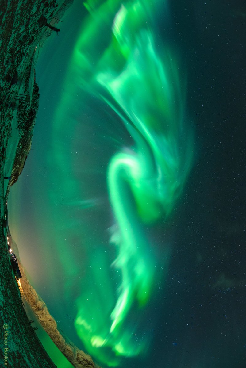 Dragon Aurora over Norway 🐉