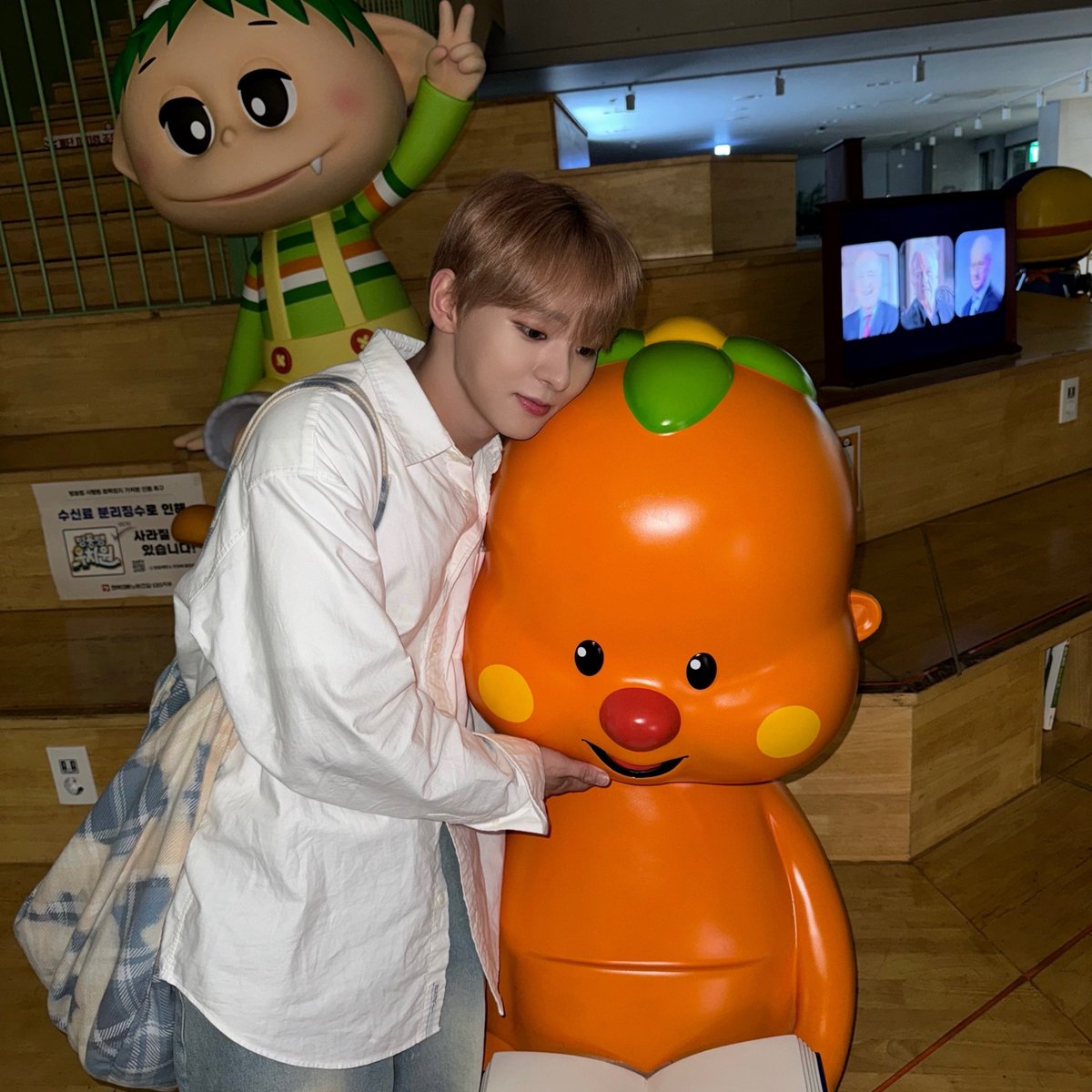 VannerOfficial's tweet photo. [#혜성]

아 광대 아파

#VANNER #배너 #HYESUNG https://t.co/sLMlBfF0Bv