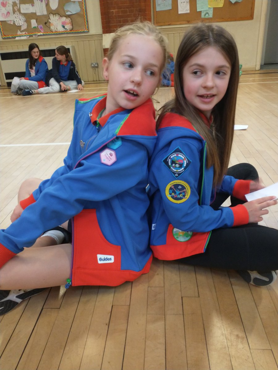 5thBeckGuides's tweet photo. Last week we used we used some great resources from @Girlguiding and @alzheimerssoc, to learn more about dementia. We completed the ‘Drawing Distractions’ unit meeting activity, and also found out how to be ‘Dementia Friends’ #DementiaActionWeek https://t.co/qrjxMy6yd2