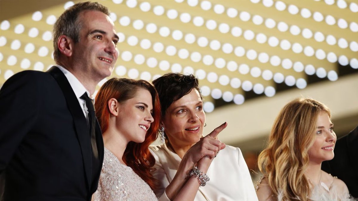Il y a 10 ans aujourd'hui, c'était la Première mondiale en Compétititon au Festival de Cannes de #SilsMaria d'Olivier Assayas, avec Juliette Binoche, Kristen Stewart et Chloë Grace Moretz.

La première collaboration de CG Cinema et Les Films du Losange.