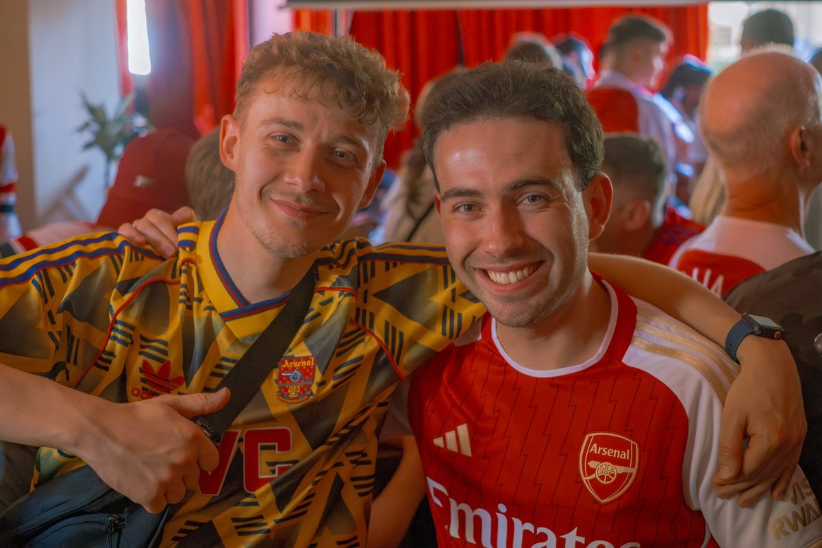 ArsenalSofa's tweet photo. This time next year hopefully 🤞🏻 https://t.co/6RKRp8ltcg