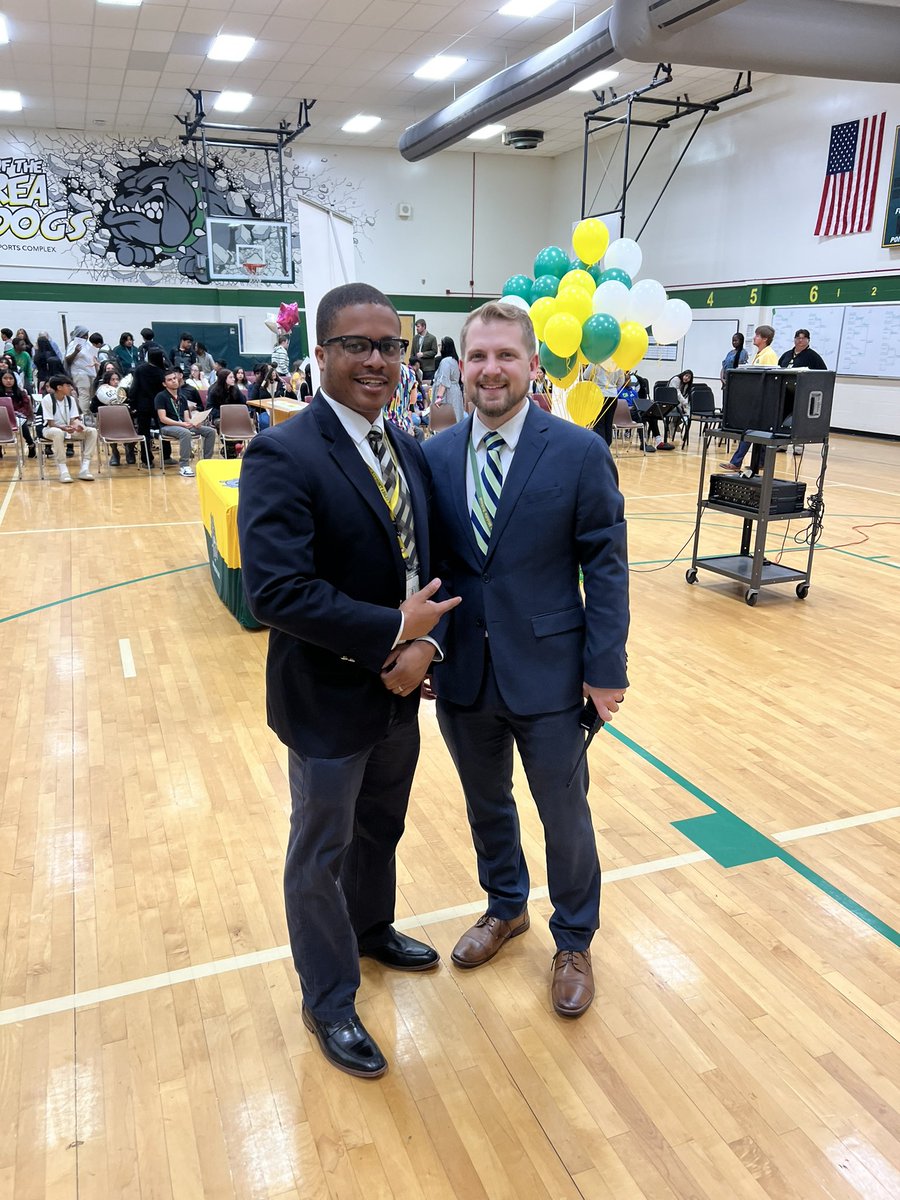 BereaChorus's tweet photo. Such an honor to celebrate our 8th grade class of 2023-24 school year! 

Shoutout to our 8th grade admin, Mr Baker , for his hard work over the years!
He will transition to another GCS school. 

Wishing him nothing but the best in his future endeavors!

#BereaBulldogs #BereaMS https://t.co/XJFKYXPGgI