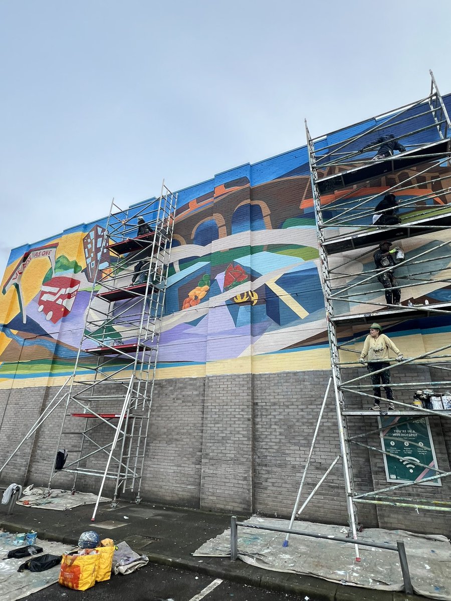 London School of Muralism tweet media